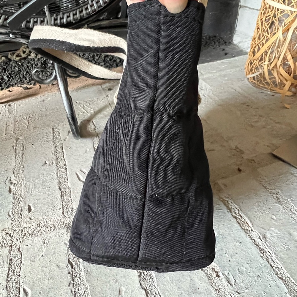 Universal Thread Black Puffer Mini Crossbody Bag … - image 4